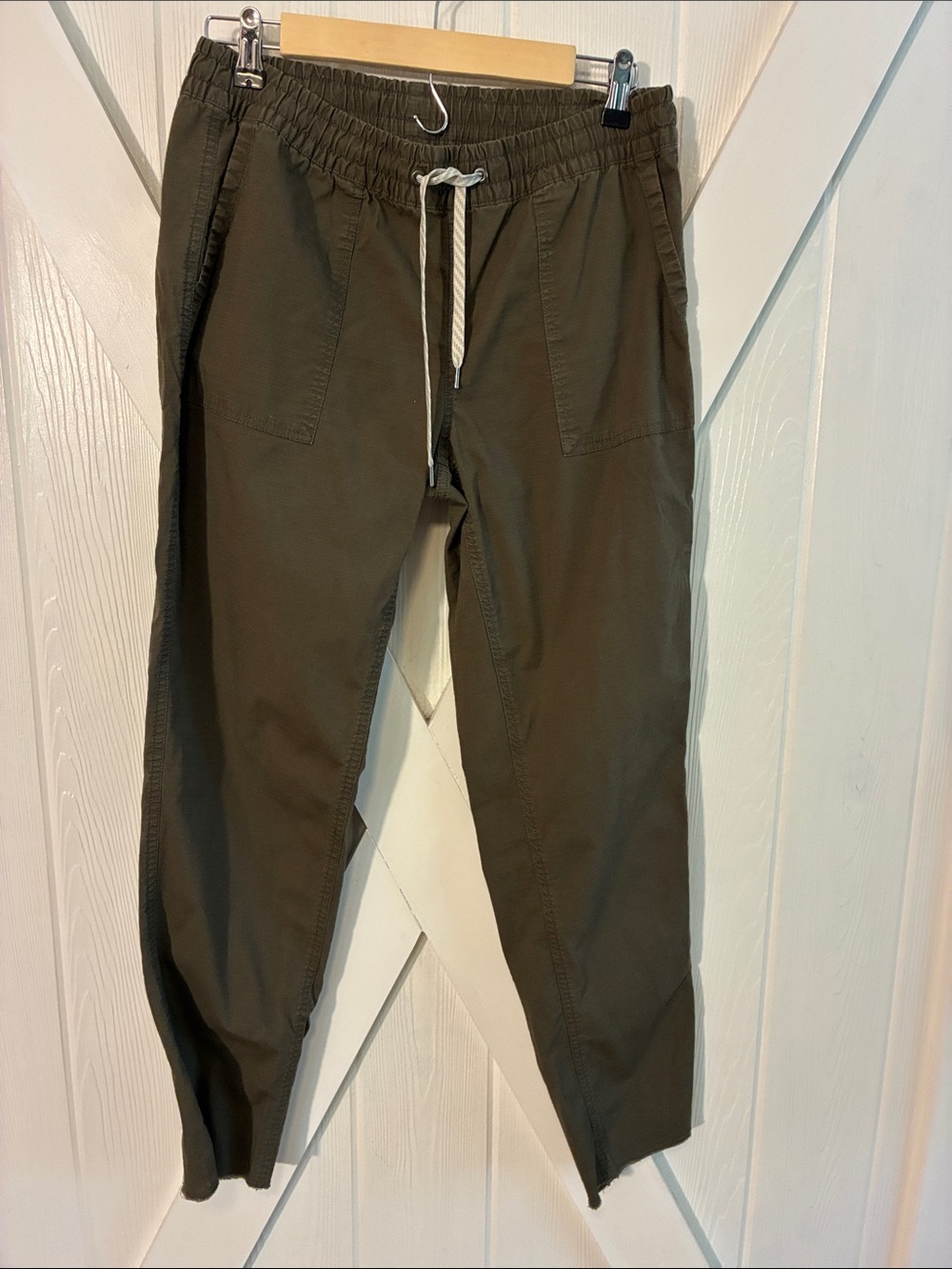 Vuori Olive Drawstring Casual Pants